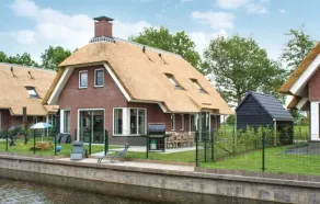 Grutte Pier is a 10 person , child friendly water villa. - Image 4