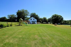 Beautiful, completely renovated luxury home with sauna, jacuzzi and private bathrooms - Image 2