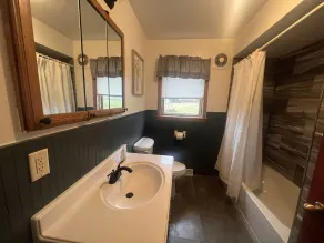 3 bed 1 bath ranch style home a half a block to trail and 10 mins to MTU - Image 2