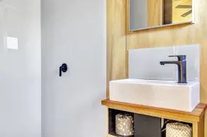 Tiny House - Image 2