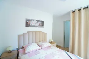 Appartement du Forum,La gare, 50 m2 , Climatisation, Garage, Cour - Image 4