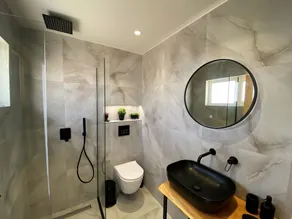 Ionia's apartment,3 bedrooms,Next to all amenities - Image 4