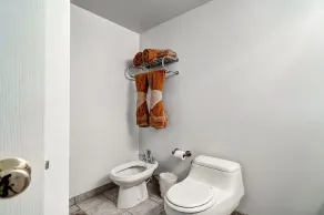 WALK TO U OF I CHAMPAIGN CAMPUS & STADIUM, SLEEPS 6,NEW MONTHLY RATE!! - Image 3