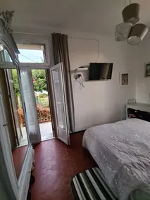 Very pleasant family home - Image 4