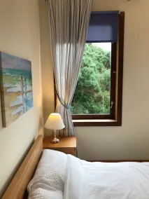 Unique and spacious holiday house set on the sea front - Image 4