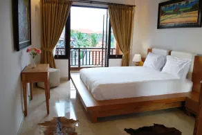 6br Villa in excellent location - Image 2