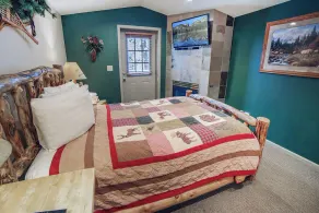 Personal Hot Tub, River Views, Great Price! - Image 4