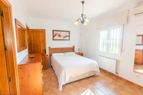Villa 'Cortijo De La Abuela' with Mountain View, Wi-Fi and Air Conditioning - Image 3