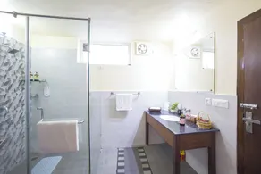 Alaya Stays 2 BHK with Garden & Balcony - Villa Harmony - Image 3