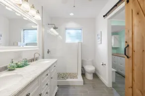 ANCHORS AWAY ~ Cheerful 1 BR, 1 Ba Condo with Private Hot Tub in The Meadows! - Image 3