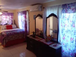 Happy and comfortable home- just 4 minutes from the river - Image 3