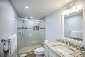 Cool & Clean Top Floor Remodeled Oceanfront Condo - Image 5