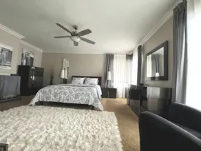 Spacious and comfy! Private Yard, Pool, Close to Beaches, Hiking, Golf & Shops! - Image 4