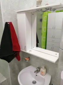 New and quiet apartment in quiet street. Great location near city centar. Spacey - Image 2