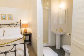 Spacious converted barn on a real Cornish lane, near Hayle and St. Ives - Image 2