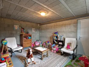 Spacious house with enclosed garden, pets allowed - Image 5