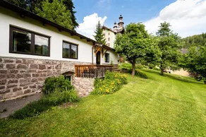 Apartment with garden in the center - Image 4