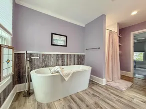 Beautifully Renovated Cottage - Image 3