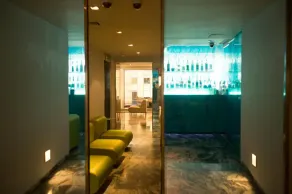 Prime Location! Few Minutes Away from Top NYC Destinations, Pets Allowed! - Image 2