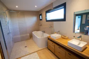 Villa Contemporaine en Bois - Image 2