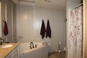 Come relax in this beautiful 3 bedroom house with lots of space! cozy & clean! - Image 4