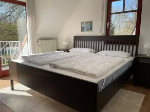 Ferienwohnung-Nils-Holgerson-mit-Balkon-zwischen-Strand-Wald-Wiese-im-Suedosten-der-Insel-Ruegen - Image 4