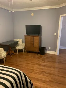 Private room and bathroom in the heart of Cullman. - Image 4