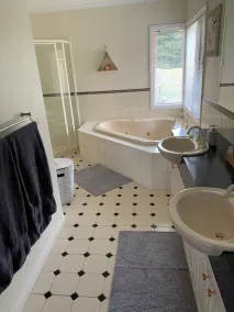 Private. Heated Pool/Spa. Giant Playground. Soccer & Cricket Pitch. Pet Friendly - Image 5