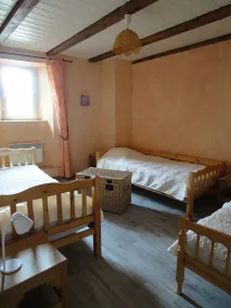 Gite 5 personnes dans un mas en pierre,piscine,  propriété 10Ha, vue panoramique - Image 5