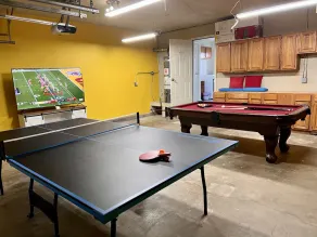 Amazing Lake View Home w Pool table Ping-Pong BBQ Deck, Watch Sunset - Image 3