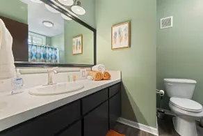 🌟Downtown Pensacola Getaway!🌟 Fenced in yard for fur babies! - Image 4