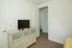 4 Bedroom 3 Full Bath Home on Canal in Marathon w/Private 35 foot dock - Image 2