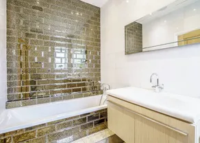 Modern spacious barn conversion with stylish finish. - Image 2
