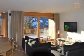 Udvendig: Ny lejlighed på 4 værelser, beliggende ved indgangen til landsbyen, terrasse mod syd til 5 p - Image 3