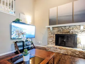 Quiet, comfy and spacious 3 bedroom home in KC - Image 2