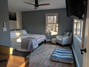 Quiet Home in the woods - Image 5