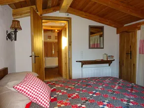 Luxo 5 quartos, 3 banheiros Chalé encosta com vista para a fronteira italiana. - Image 3