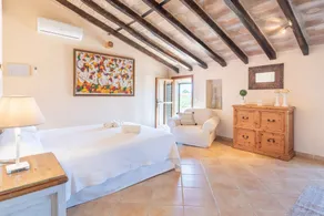 Majorcan Holiday Home with Pool, Wi-Fi, Garden and Patio - Image 5