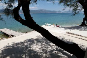 Spacious room near beach w private bathroom - Image 4