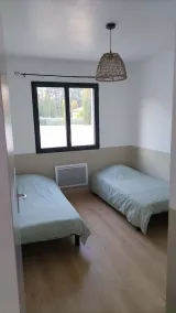 VILLA TOUT CONFORT EN FAMILLE, quartier résidentiel très calme, piscine privée - Image 4