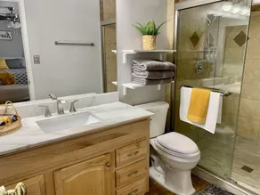 Cozy, Licensed home, 15min from the strip. - Image 4