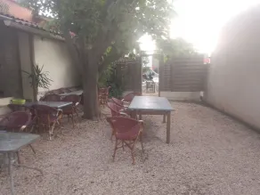 Small studette with garden view - Image 3