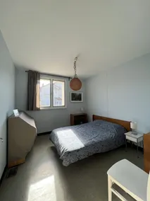 Family home with large grounds and private fishing pond - Image 4