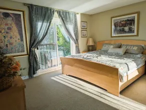 Chateau Champlain Cottage - Image 5