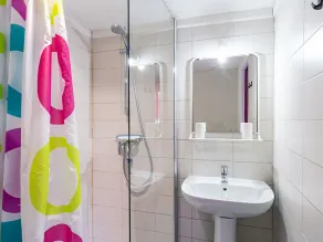 Skøn privat feriebolig for 4 personer med WIFI, TV og terrasse - Image 2