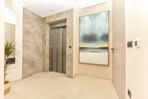 Villa avec sauna, barbecue et jardin | Vue ville - Image 3