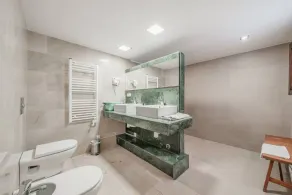 Private swimming pool, air conditioning, 6 bedrooms ideal for families - Image 3