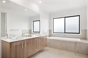 Spacious 5-Bed Home in Peaceful Point Cook - Image 3