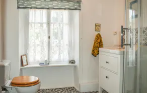 2 bedroom gorgeous home in Quemper Guezennec - Image 2