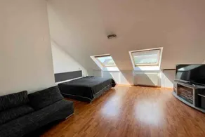 Ideally suited for families or travel groups. Centrally located. - Image 2